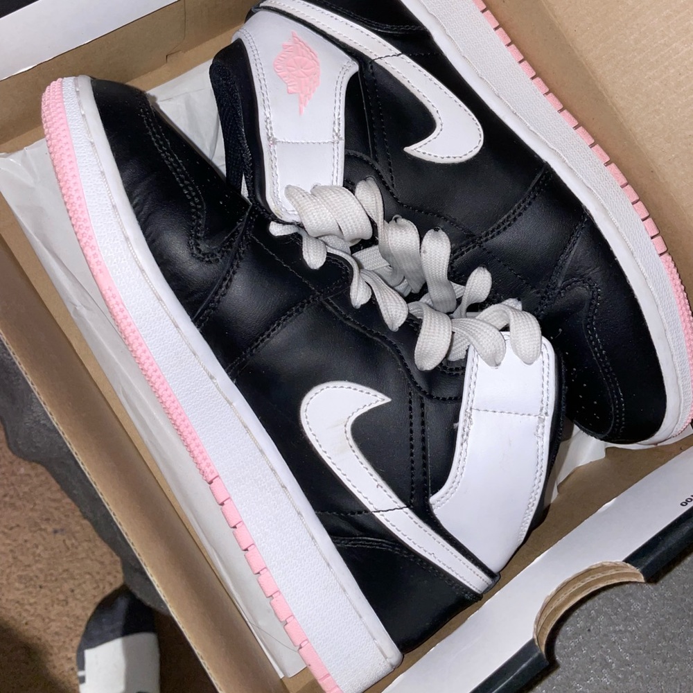 Air jordan 1’s pink/black